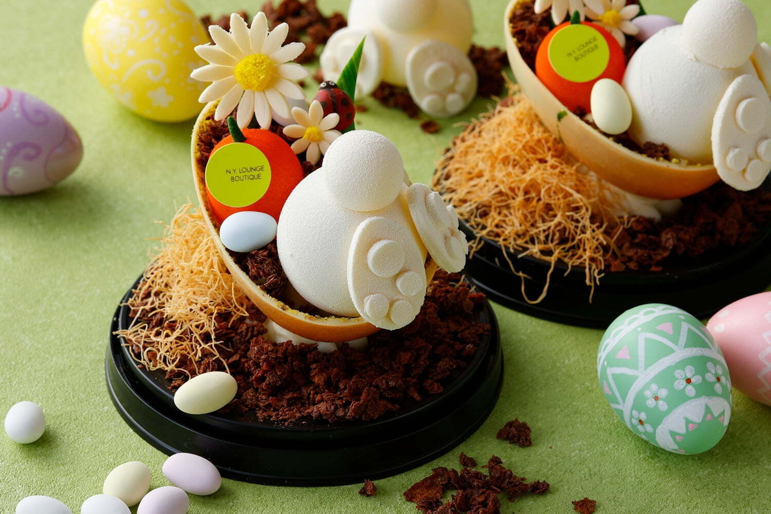 苺ビュッフェ｜“エッグハントを楽しむうさぎ”のイースターチョコレート、ホテル インターコンチネンタル 東京ベイで
