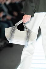 タエ アシダ  2025-26年秋冬コレクション - 軽やかな温もり｜写真13