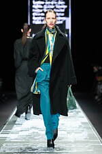 タエ アシダ  2025-26年秋冬コレクション - 軽やかな温もり｜写真33