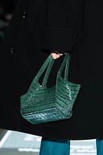 タエ アシダ  2025-26年秋冬コレクション - 軽やかな温もり｜写真35