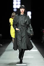 タエ アシダ  2025-26年秋冬コレクション - 軽やかな温もり｜写真40