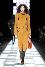 タエ アシダ  2025-26年秋冬コレクション - 軽やかな温もり｜写真55