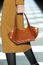 タエ アシダ  2025-26年秋冬コレクション - 軽やかな温もり｜写真57