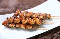 日本橋の桜イベント「サクラ フェス」屋外で味わうパフェや老舗飲食店の屋台、夜の桜色ライトアップも｜写真10