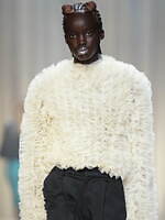 ヴィヴィアーノ 25-26年秋冬コレクション - ときめく本能のままに｜写真14