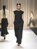 ヴィヴィアーノ 25-26年秋冬コレクション - ときめく本能のままに｜写真15