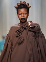 ヴィヴィアーノ 25-26年秋冬コレクション - ときめく本能のままに｜写真24