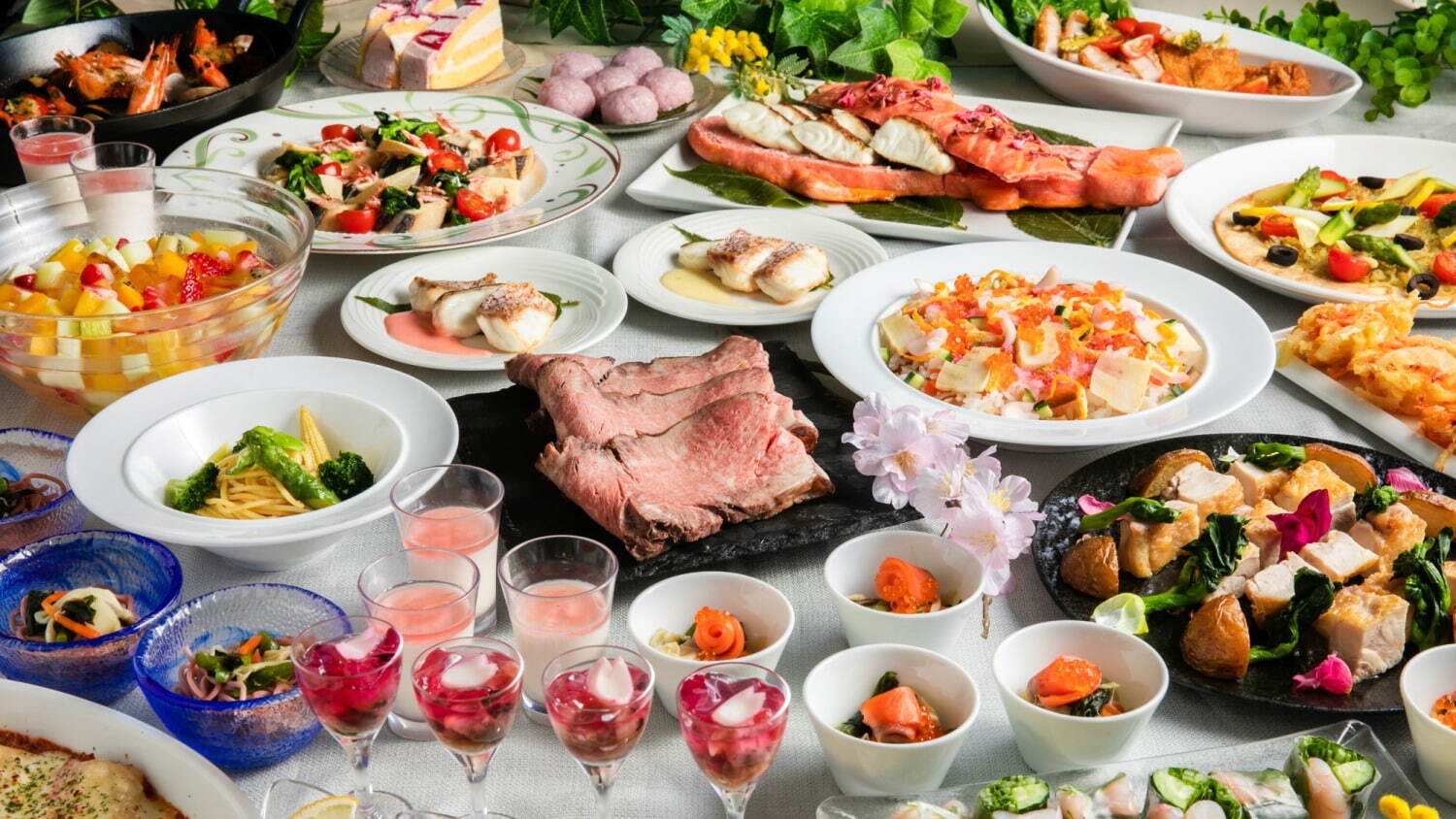 「和牛と春食材の饗宴2025」ランチ 大人 4,800円、子ども(小学生) 2,500円、子ども(4～6歳) 1,500円／ディナー 大人 6,300円 ※土休日、4月26日(土)～5月6日(火) 6,800円、子ども(小学生) 3,500円、子ども(4～6歳) 2,000円 ※サービス料13％別