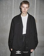 ビューティフルピープル×アンブロ、上下逆さでも着られる2WAYジャケットや透け感ニットポロ｜写真23