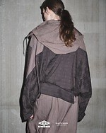 ビューティフルピープル×アンブロ、上下逆さでも着られる2WAYジャケットや透け感ニットポロ｜写真29