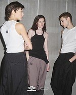 ビューティフルピープル×アンブロ、上下逆さでも着られる2WAYジャケットや透け感ニットポロ｜写真17