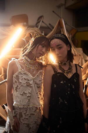 ハザマ(ha | za | ma) 2025年春夏ウィメンズ&メンズコレクション  - 写真77