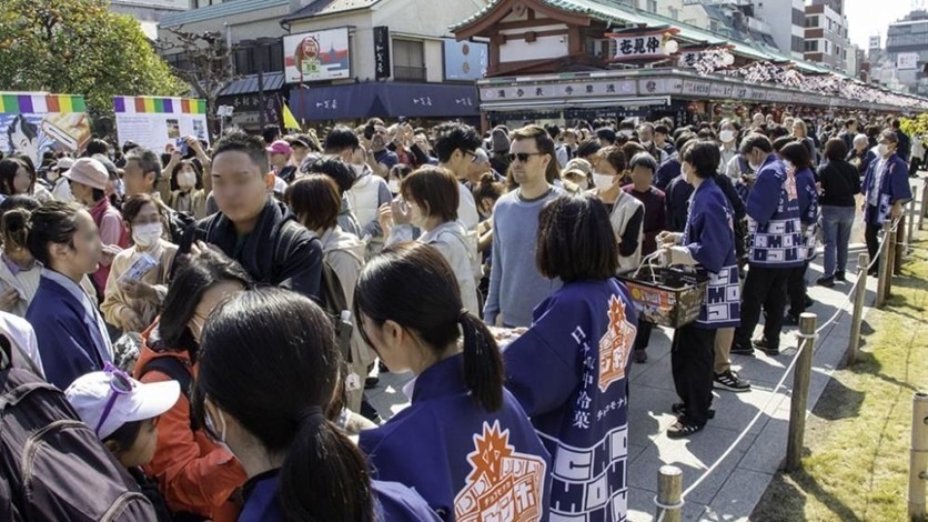 「チョコモナカジャンボ」アイス2.5万個を無料配布、東京・浅草寺で｜写真3