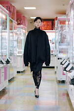 ケイスケヨシダ 2025-26年秋冬ウィメンズコレクション、誰もが抱える孤独を美意識に昇華｜写真26