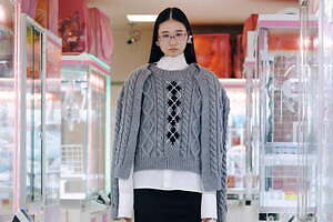 ケイスケヨシダ 2025-26年秋冬ウィメンズコレクション、誰もが抱える孤独を美意識に昇華