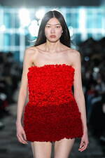 サトル ササキ 2025-26年秋冬コレクション - 画家マーク・ロスコにインスパイア｜写真2