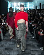 サトル ササキ 2025-26年秋冬コレクション - 画家マーク・ロスコにインスパイア｜写真5