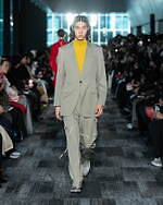 サトル ササキ 2025-26年秋冬コレクション - 画家マーク・ロスコにインスパイア｜写真7