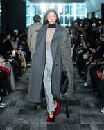 サトル ササキ 2025-26年秋冬コレクション - 画家マーク・ロスコにインスパイア｜写真10