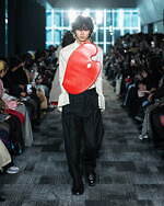 サトル ササキ 2025-26年秋冬コレクション - 画家マーク・ロスコにインスパイア｜写真20