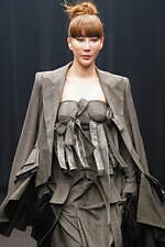 ユ・ジヨン 2025-26秋冬コレクション - 時代を超えて生まれ変わるクラシック｜写真40