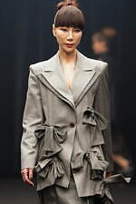 ユ・ジヨン 2025-26秋冬コレクション - 時代を超えて生まれ変わるクラシック｜写真50