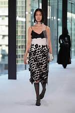 リブ ノブヒコ 2025-26年秋冬コレクション - 繊細さと強さを持つすべての女性へ｜写真1