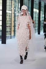 リブ ノブヒコ 2025-26年秋冬コレクション - 繊細さと強さを持つすべての女性へ｜写真4