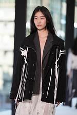 リブ ノブヒコ 2025-26年秋冬コレクション - 繊細さと強さを持つすべての女性へ｜写真21