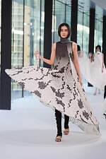 リブ ノブヒコ 2025-26年秋冬コレクション - 繊細さと強さを持つすべての女性へ｜写真26