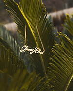 ジミー チュウ“夏の休日”着想カラフルなラフィアトートバッグ、ゴールドベルトのサンダルも｜写真14