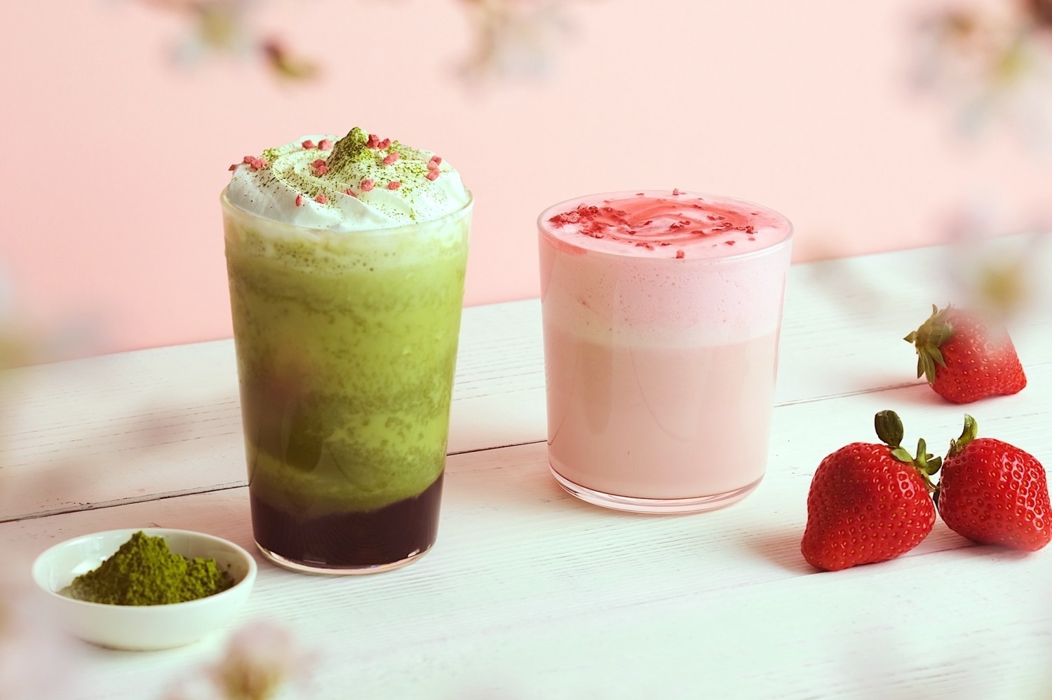 フラッペ｜猿田彦珈琲“とろ～り黒糖入り”桜香るドリンク「桜抹茶あずきフラッペ」や春色いちごラテ