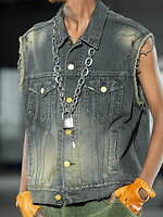 カミヤ 2025-26年秋冬メンズコレクション、都市を駆け抜けるメッセンジャー｜写真2