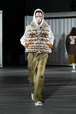 カミヤ 2025-26年秋冬メンズコレクション、都市を駆け抜けるメッセンジャー｜写真12