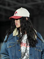 カミヤ 2025-26年秋冬メンズコレクション、都市を駆け抜けるメッセンジャー｜写真14