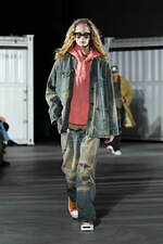 カミヤ 2025-26年秋冬メンズコレクション、都市を駆け抜けるメッセンジャー｜写真23