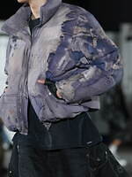 カミヤ 2025-26年秋冬メンズコレクション、都市を駆け抜けるメッセンジャー｜写真57