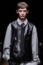 タム 2025-26年秋冬 コレクション - 新しい見せ方で提案するテーラード｜写真22