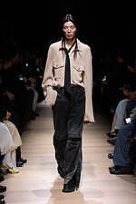 タム 2025-26年秋冬 コレクション - 新しい見せ方で提案するテーラード｜写真24