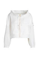 タトラス“パールの雫”が流れるサテンドレス＆ホワイトレースのモッズコート、25年春夏のレディース新作｜写真27