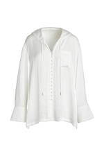 タトラス“パールの雫”が流れるサテンドレス＆ホワイトレースのモッズコート、25年春夏のレディース新作｜写真12