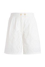 タトラス“パールの雫”が流れるサテンドレス＆ホワイトレースのモッズコート、25年春夏のレディース新作｜写真22