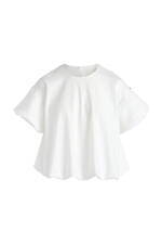 タトラス“パールの雫”が流れるサテンドレス＆ホワイトレースのモッズコート、25年春夏のレディース新作｜写真21