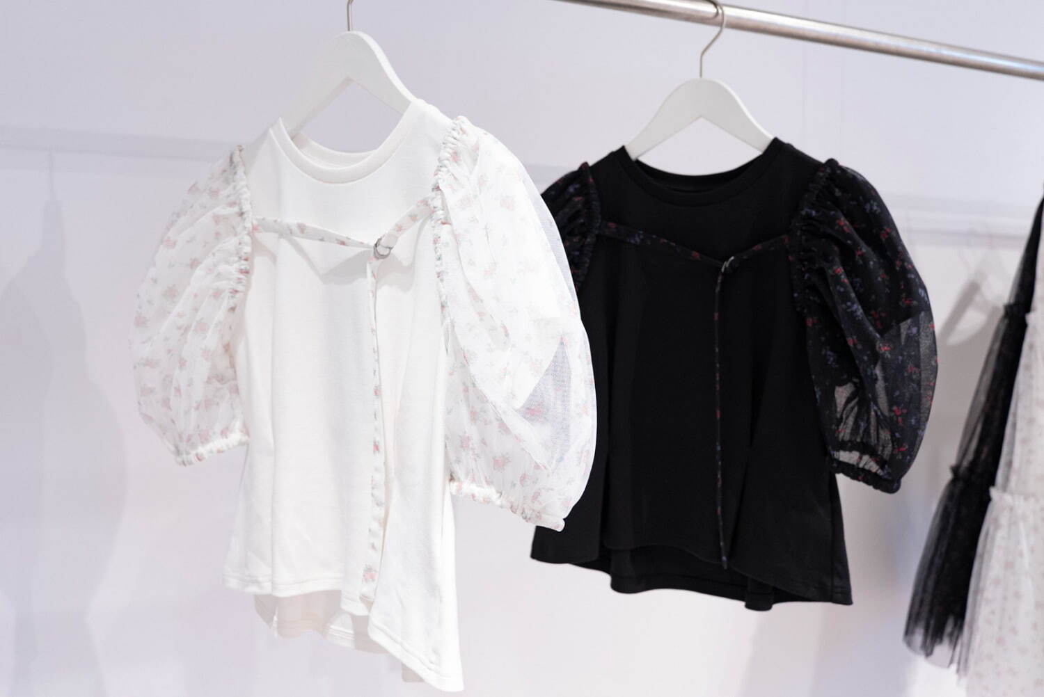 GU×ロク“フリル付き”チェックワンピース＆小花柄のリボンハット、コラボ初のメンズウェアも｜写真41