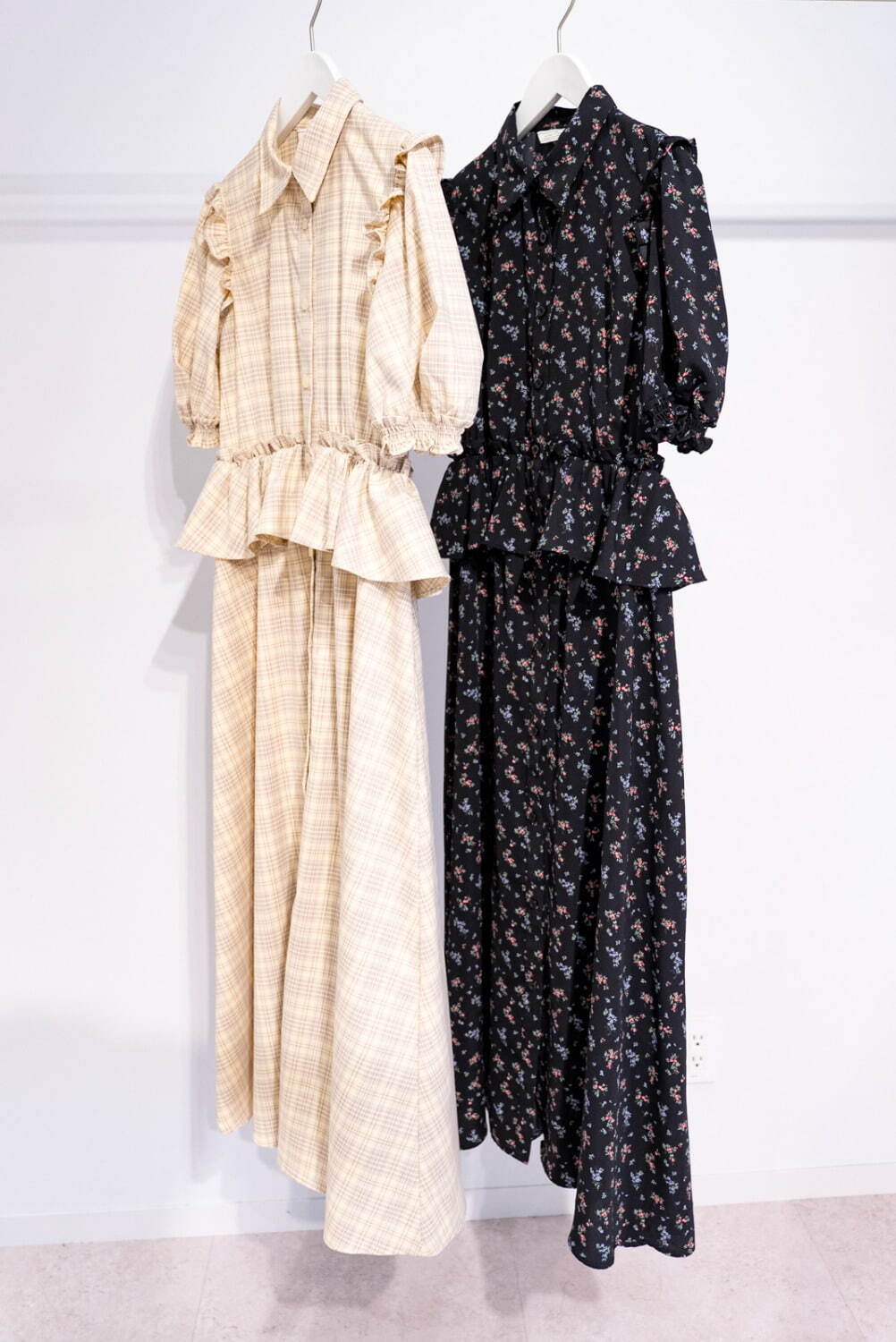 GU×ロク“フリル付き”チェックワンピース＆小花柄のリボンハット、コラボ初のメンズウェアも｜写真55