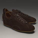 ダンヒルの“ドライビングシューズ着想”メンズスニーカー、しなやかスエードのブラウン＆ブルー｜写真1