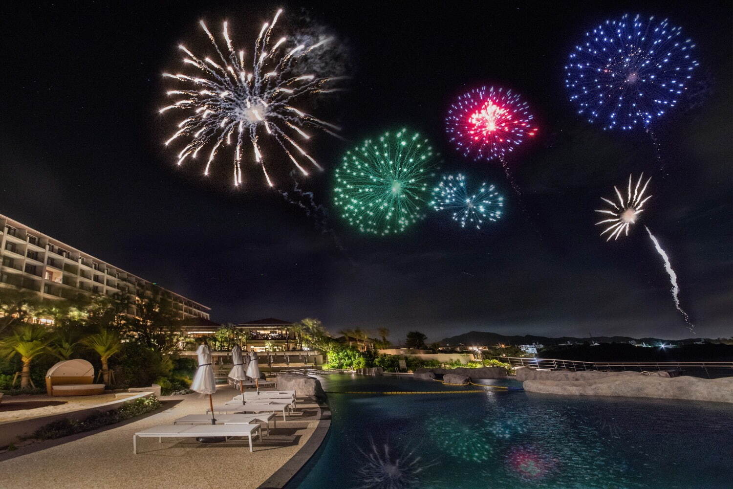「ハイアット リージェンシー 瀬良垣アイランド 沖縄」GW＆夏限定ナイトプール、鮮やかカクテルも｜写真11