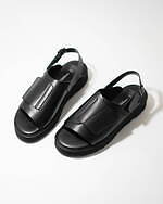 フット・ザ・コーチャー＆ビューティフル・シューズの革製サンダル、ベルクロとベルトで快適フィット｜写真4