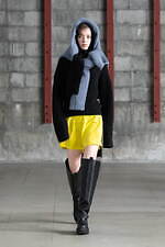 アカネ ウツノミヤ 2025-26年秋冬コレクション、古典的な女性らしさを“着崩す”｜写真5