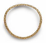 ボッテガ・ヴェネタのファインジュエリー、“編み込み”ゴールドピアス＆2WAYの3連ダイヤモンドリング｜写真1